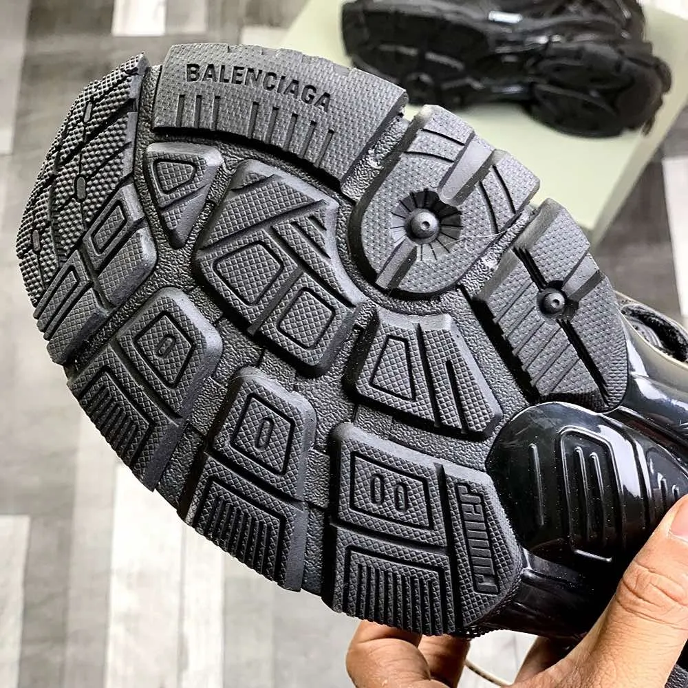 Ballenciiaga Runner (Triiple Black)Top Premium Batch