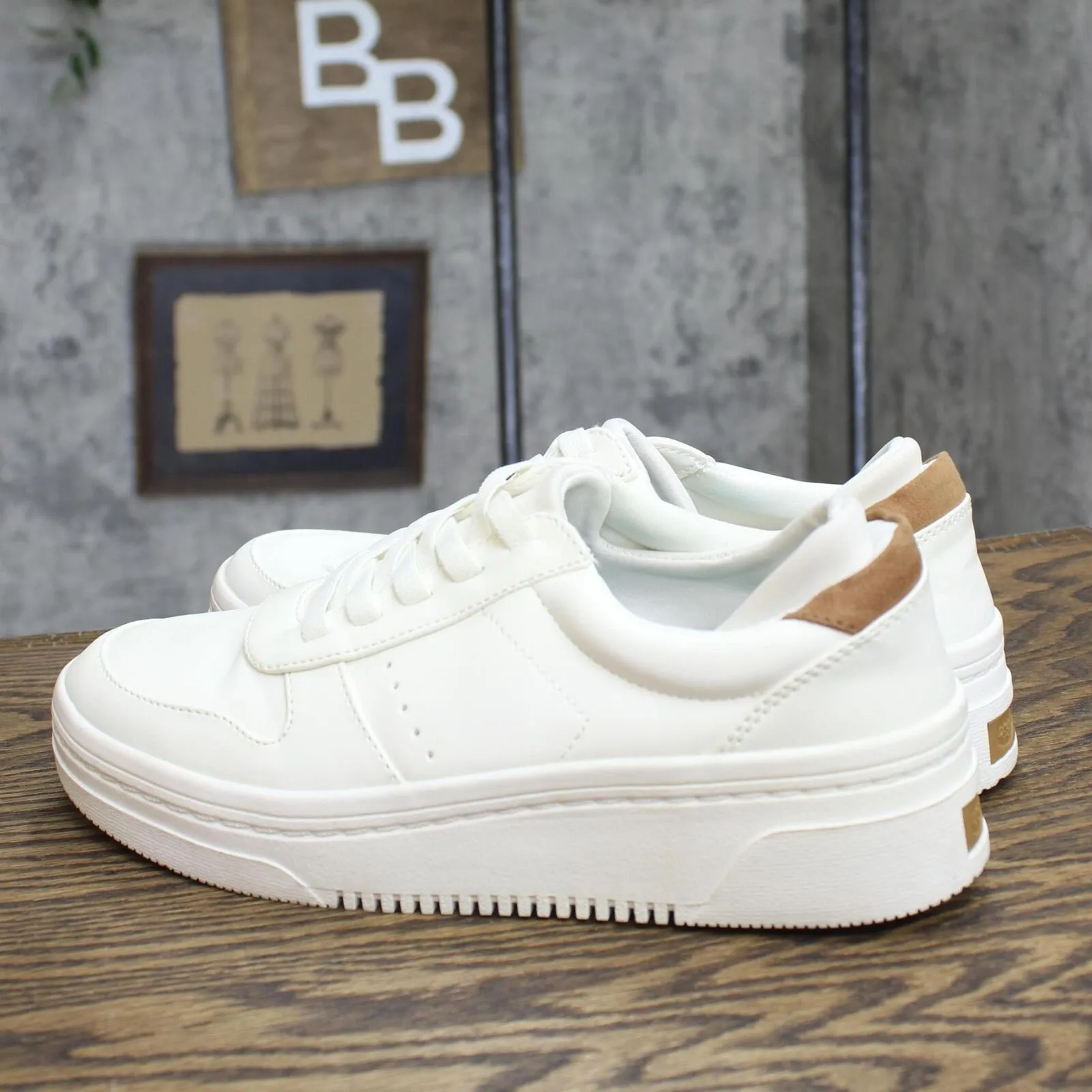 Dr. Scholl's Essential Womens Platform Sneakers H4978F1-102 White Tan 8.5M