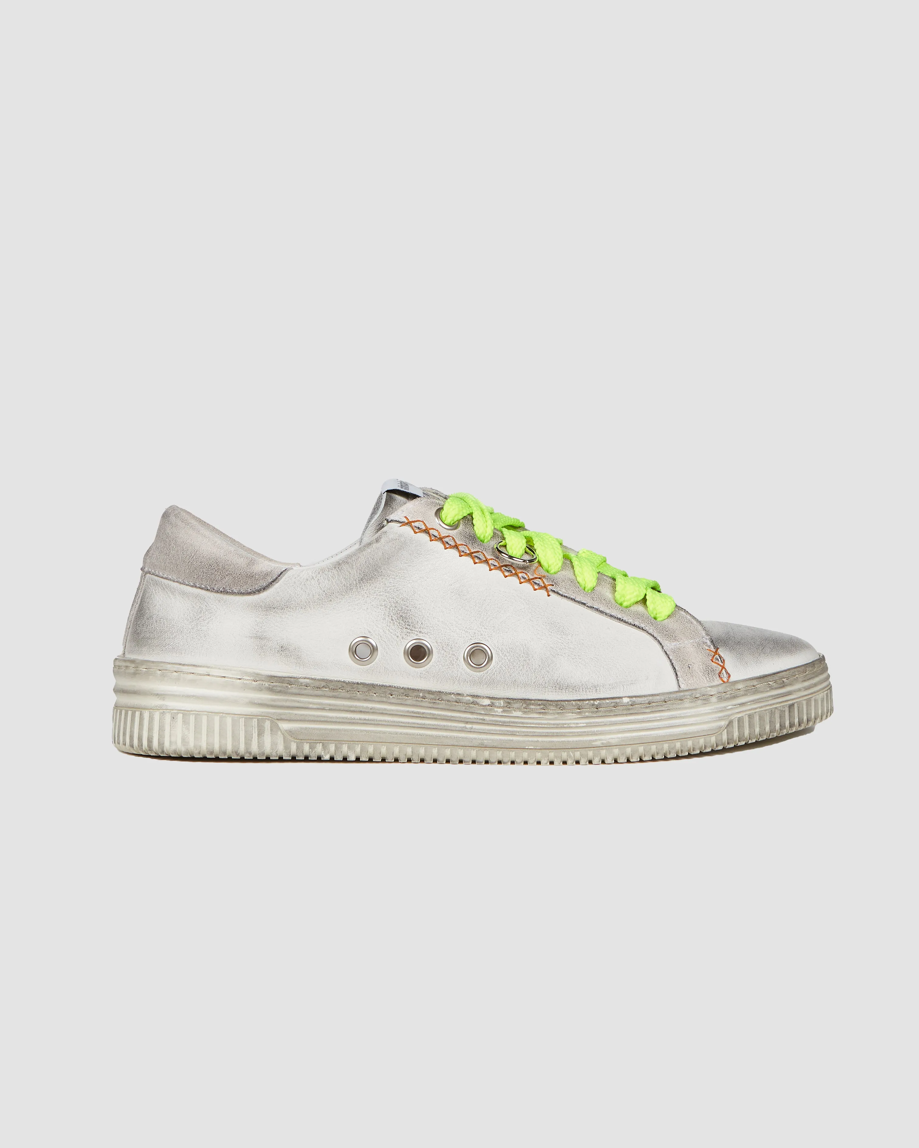 LIGHTY ESSENTIAL TRAINERS IN WHITE