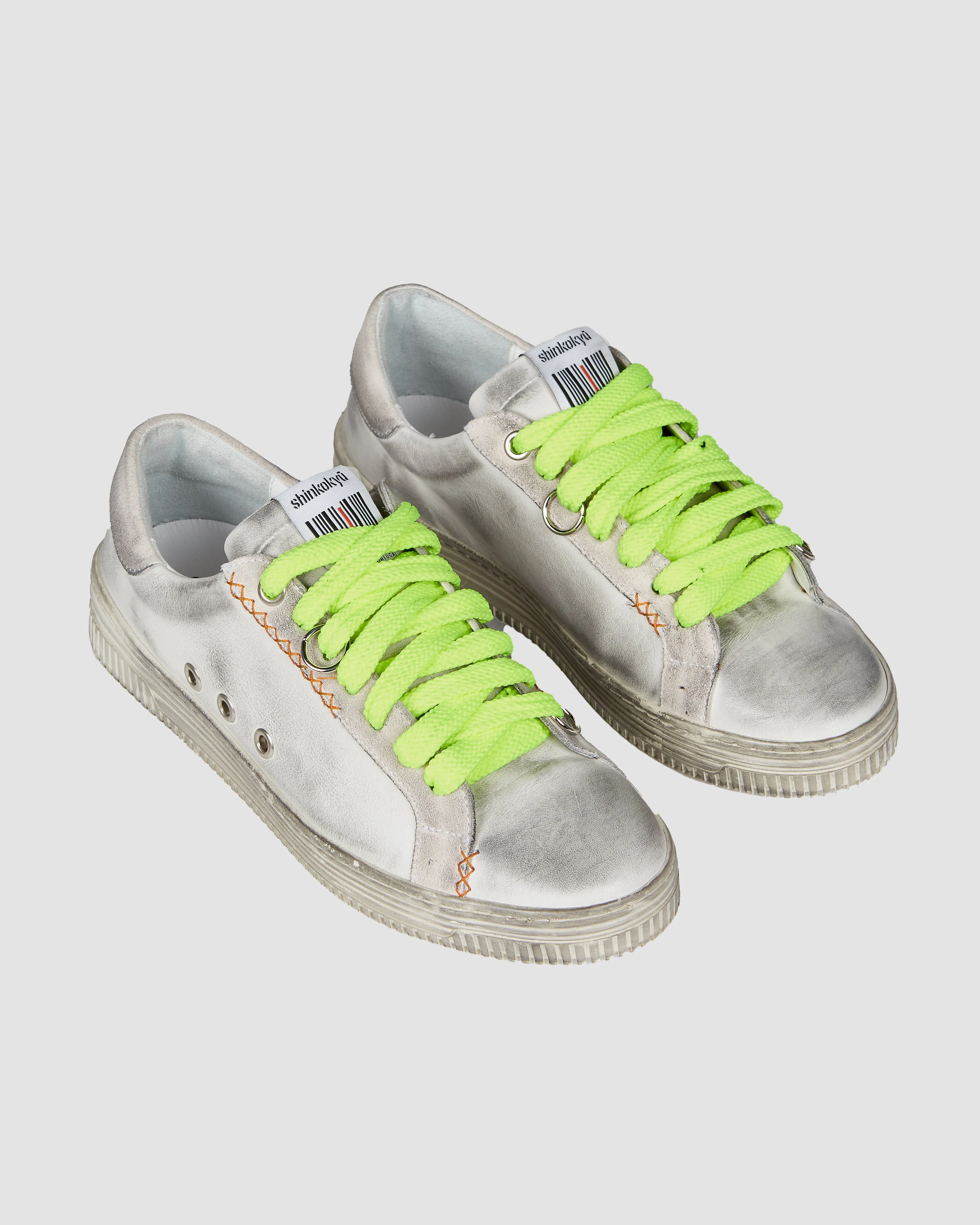 LIGHTY ESSENTIAL TRAINERS IN WHITE