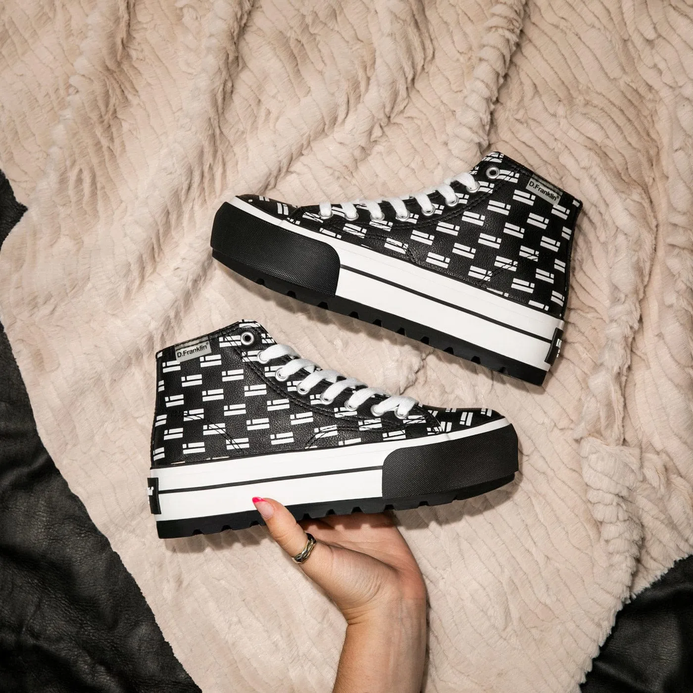 One Way Platform DF Flag Black