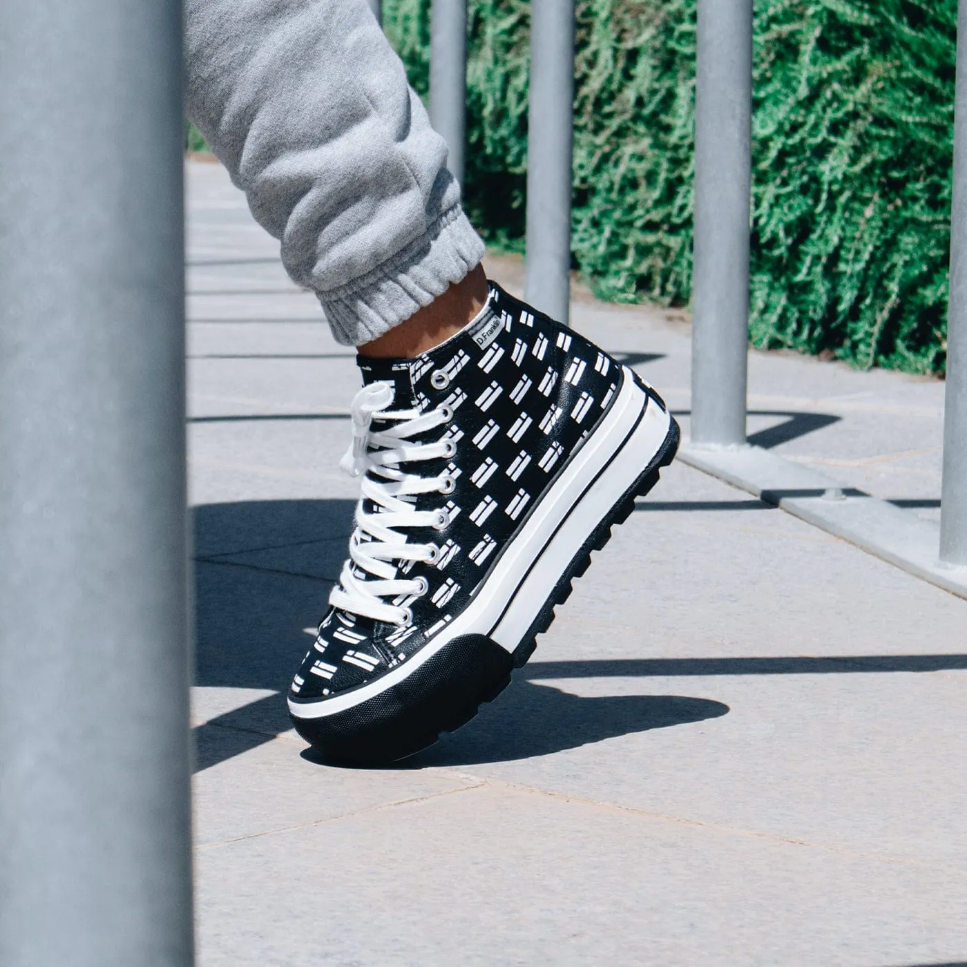 One Way Platform DF Flag Black