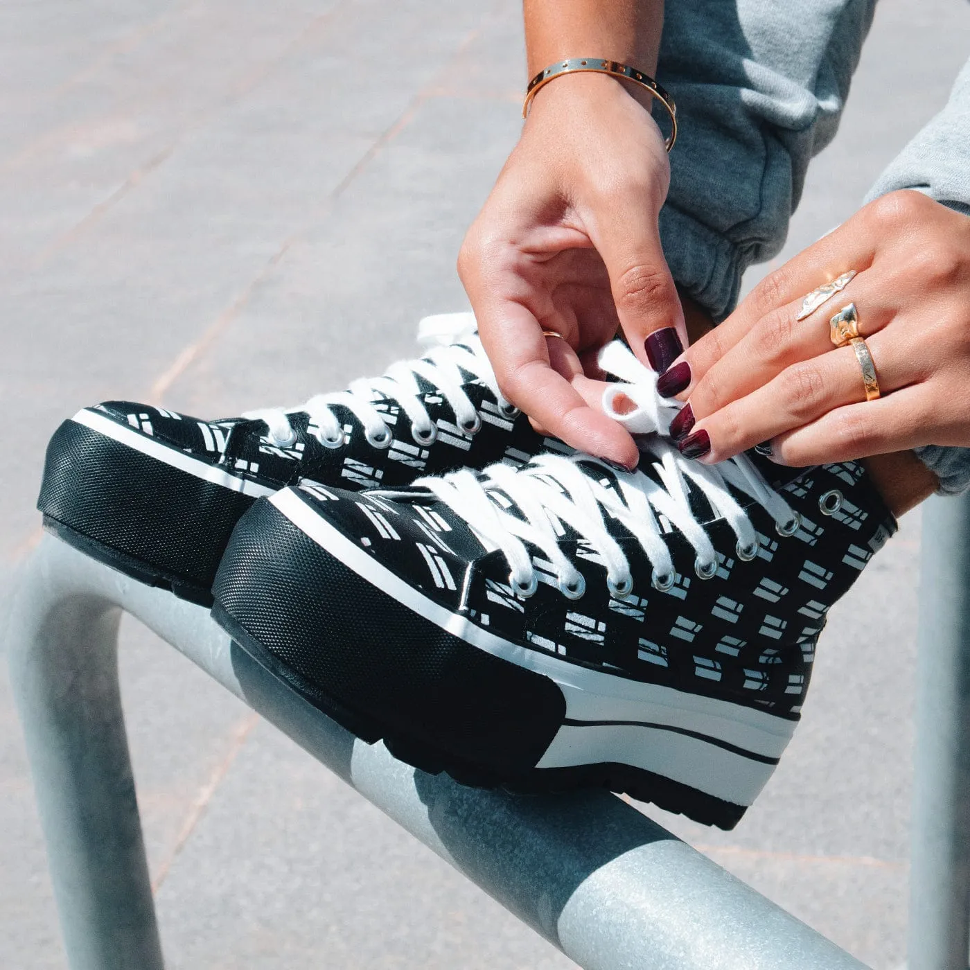 One Way Platform DF Flag Black