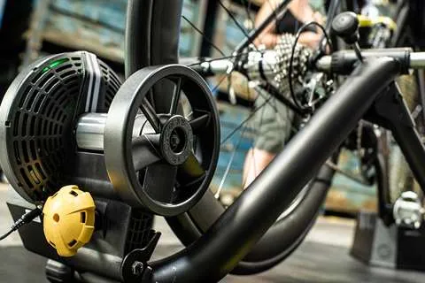 Saris Indoor - Home Trainer | M2 Wheel On Smart Trainer