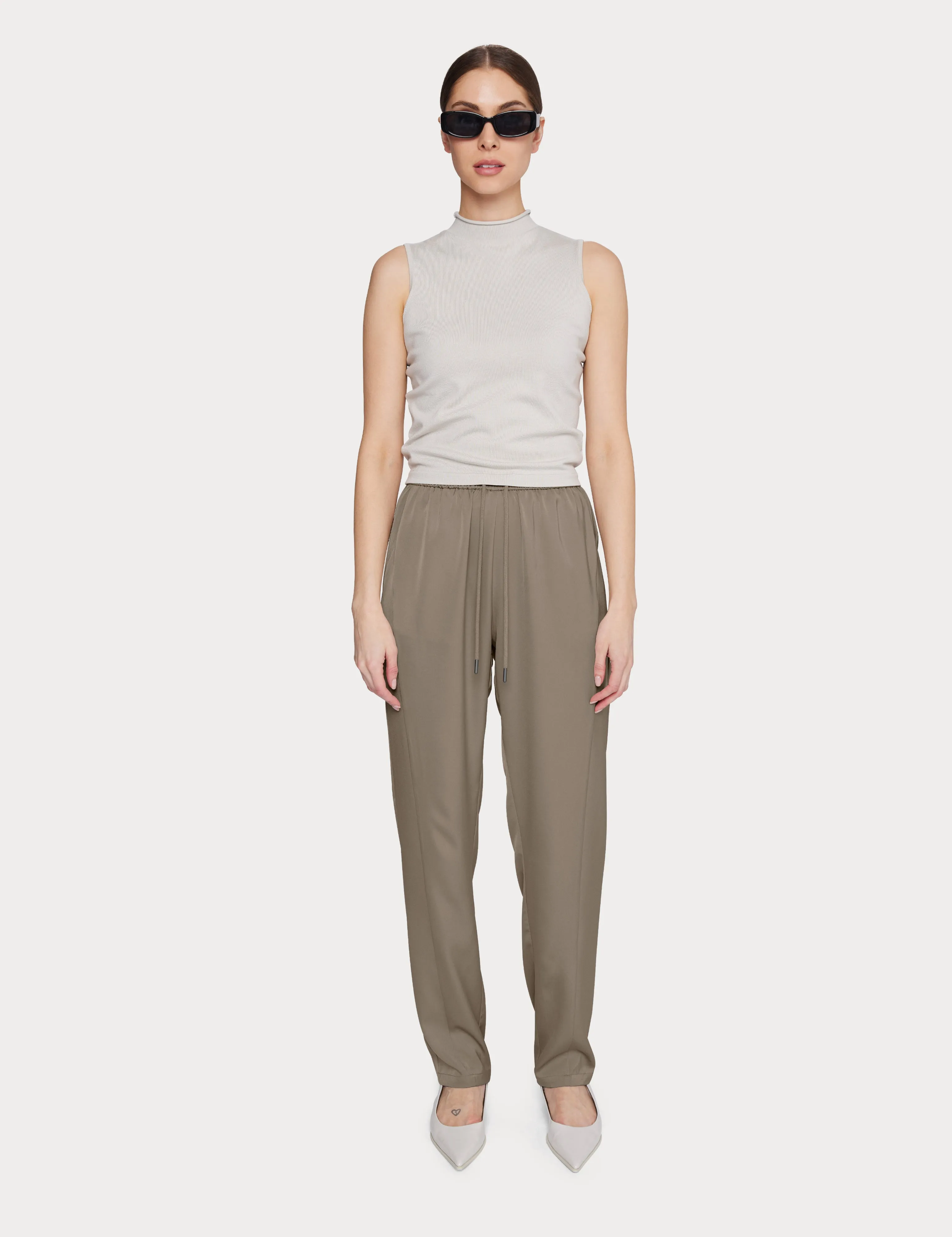 Vera Satin Jogger Olive