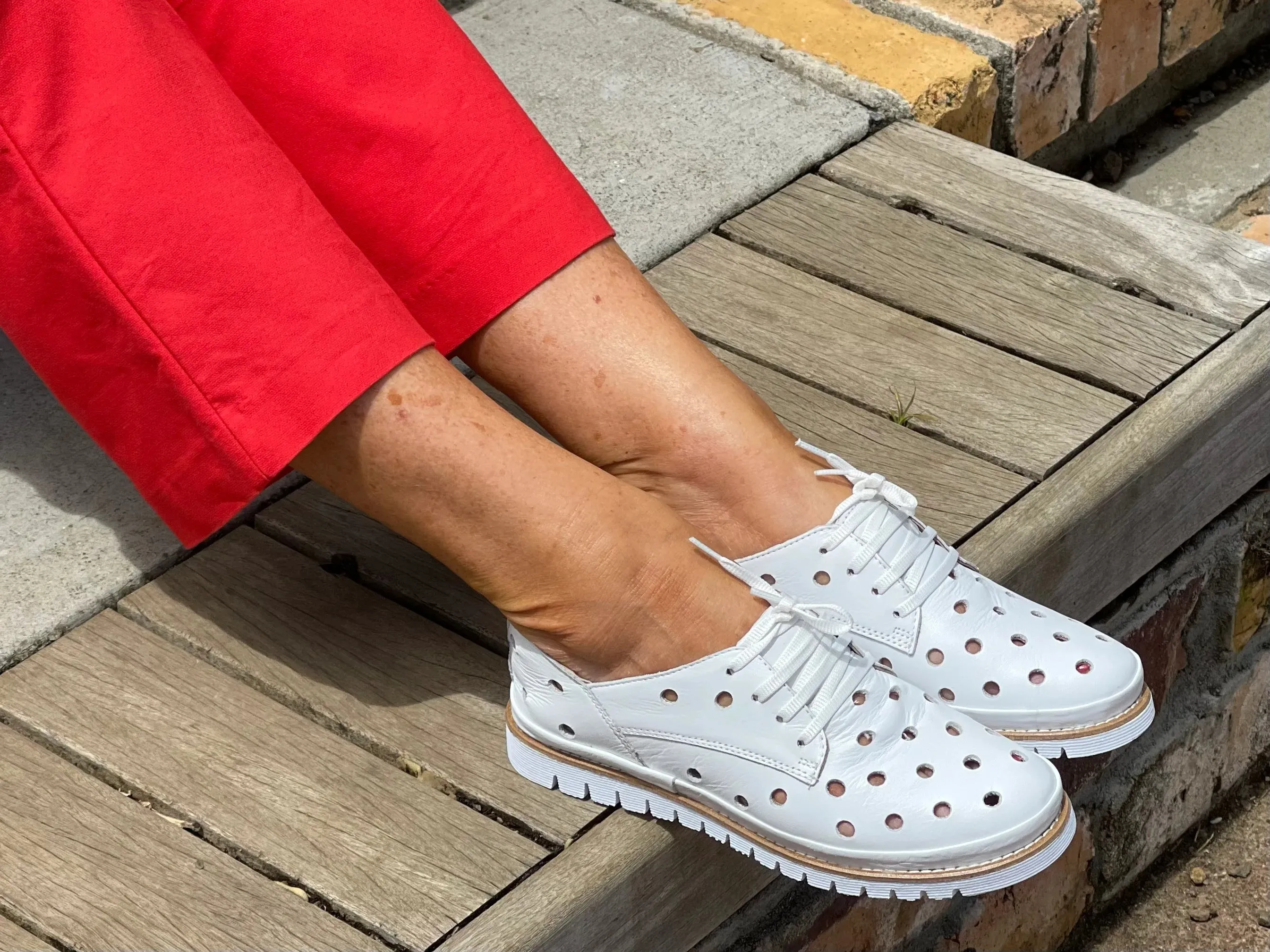 Via Nova Caesar Navy Leather Sneakers