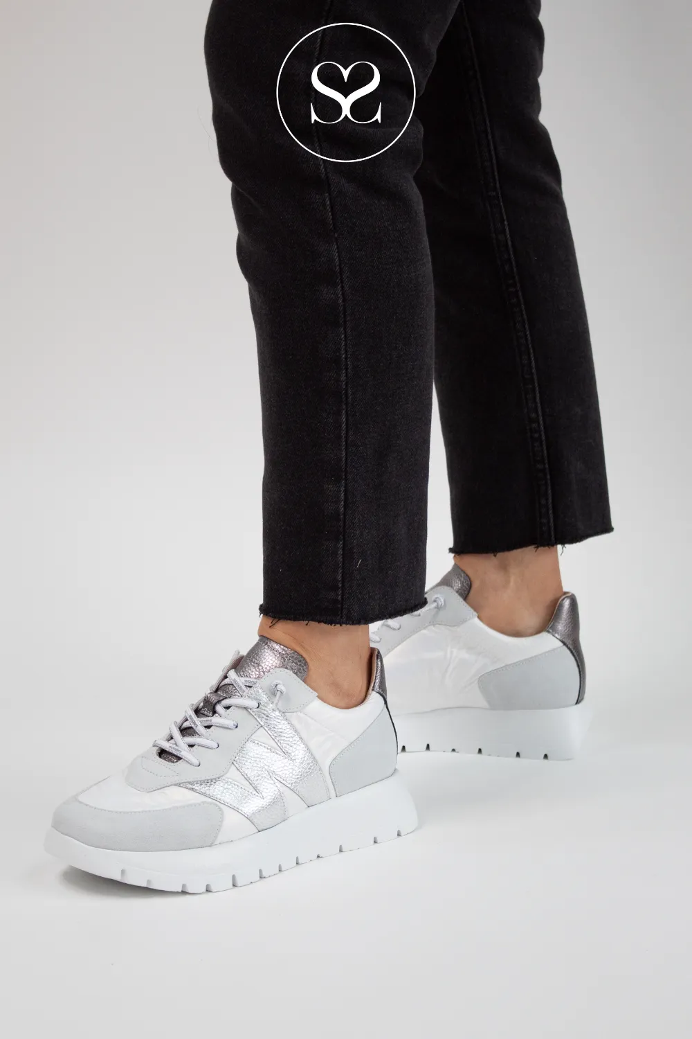 WONDERS A-2464 SILVER/GREY LEATHER PULL ON WEDGE TRAINERS