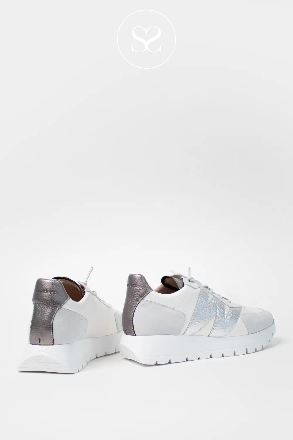 WONDERS A-2464 SILVER/GREY LEATHER PULL ON WEDGE TRAINERS